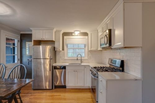 905 Main St, Acton, MA 01720-5816