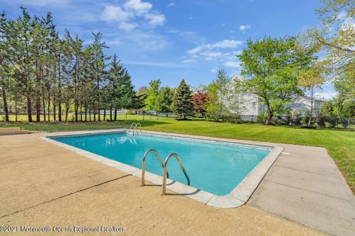 1120 Farmingdale Rd, Jackson Twp NJ  08527-1380 exterior