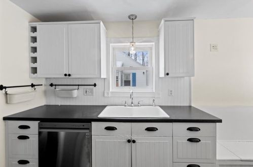 38 Glendale St, Worcester MA 01602-2813 exterior