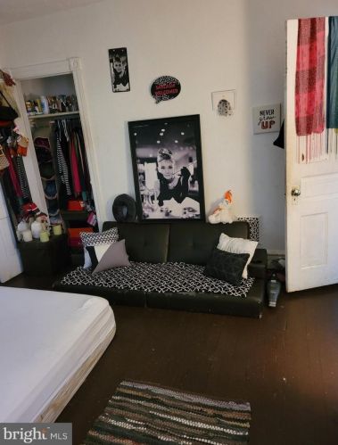 675 Broad St, West Deptford NJ 08096-1605 exterior