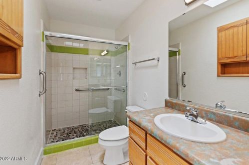 2165 Eugie Ave, Phoenix AZ 85029-1614 exterior