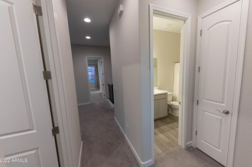 3033 37th Way, Phoenix AZ  85018-2219 exterior