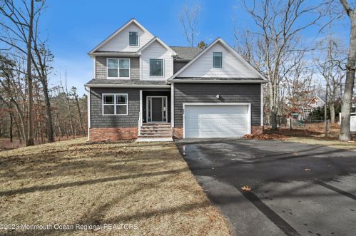192 Willow Dr, Jackson Twp NJ  08527-3844 exterior