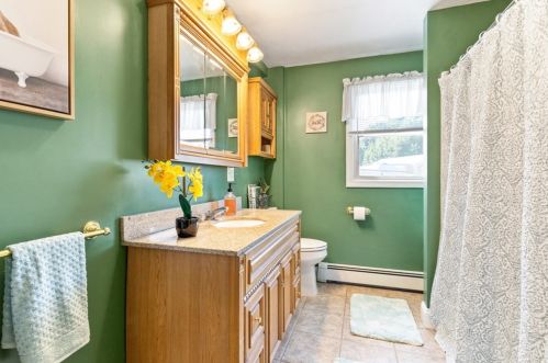 9 Hall Pl, Quincy MA 02169-4027 exterior