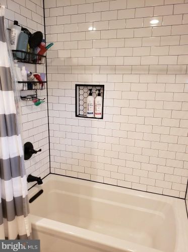 188 Hunterdon Rd, West Deptford NJ 08096-3017 exterior