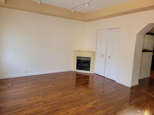 42 Larch St, Carteret NJ  07008-2465 exterior