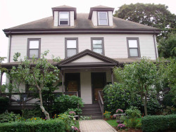 4 Sharon Ave, Newton, MA 02466-2517