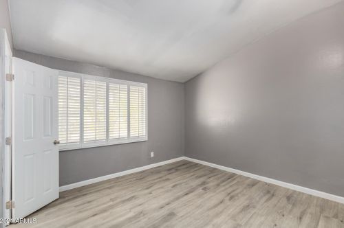 1202 Bethany Home Rd, Phoenix AZ 85015-1938 exterior