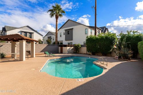 3201 38th St, Phoenix AZ  85040-1614 exterior