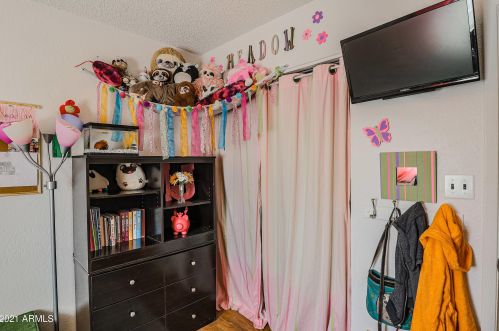 911 Campo Bello Dr, Phoenix AZ 85032-2051 exterior