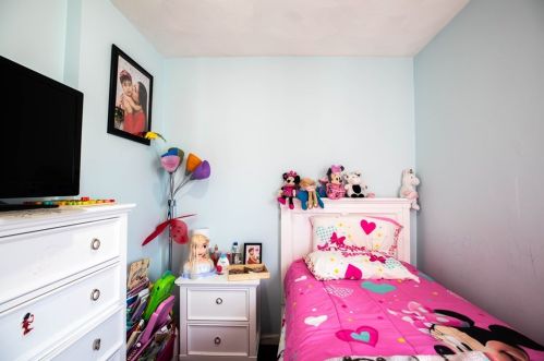 49 Pearl St, Everett MA 02149-1105 exterior