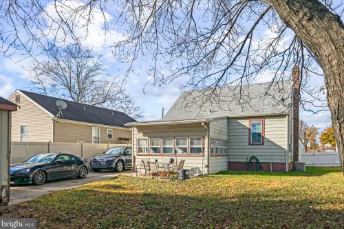 413 Beacon Ave, West Deptford NJ  08066-1152 exterior