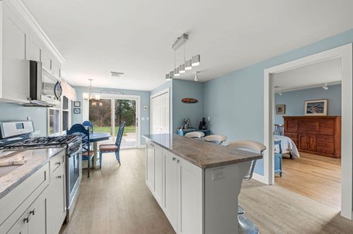 15 Highland Rd, Eastham MA 02642-3302 exterior