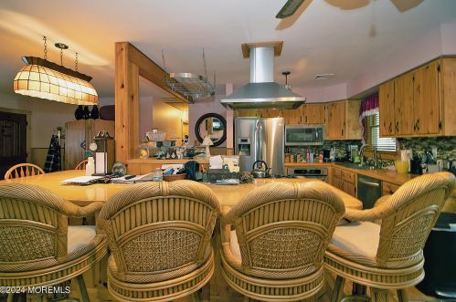 1062 Lakehurst Ave, Jackson Twp NJ 08527-5250 exterior