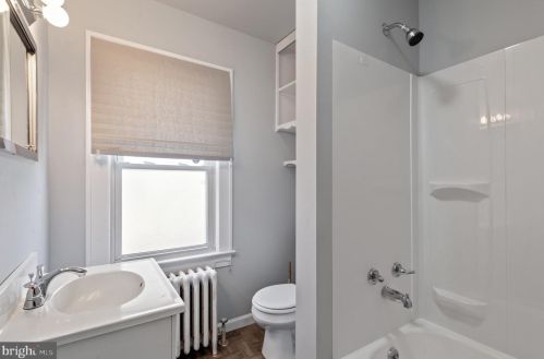 329 Buck St, West Deptford NJ 08066-1060 exterior