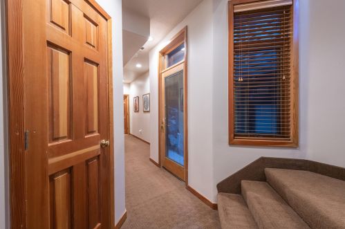 1172 Lowell Ave, Park City UT 84060-5115 exterior