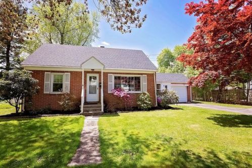 26 Berwyn St, South Hadley MA  01075-1802 exterior