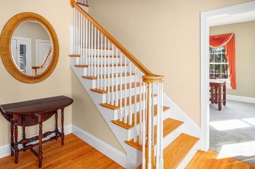 11 Boxwood Cir, Dracut, MA 01826-2759