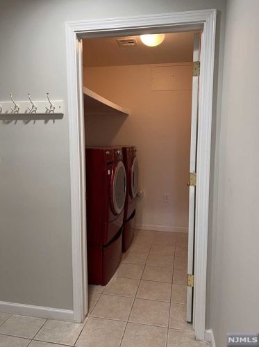 4 Mahan St, Tenafly NJ  07670-1822 exterior