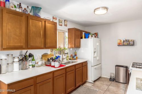 1917 Clarendon Ave, Phoenix AZ 85033-4023 exterior