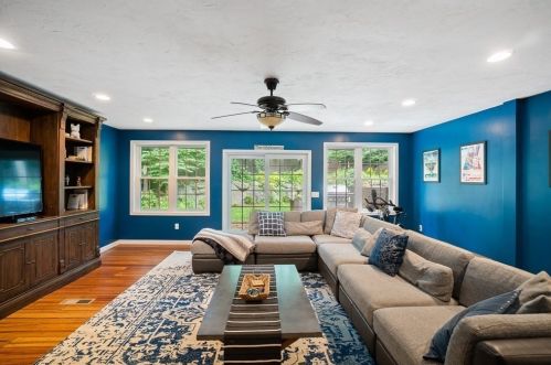 181 Floral St, Shrewsbury MA  01545-3246 exterior