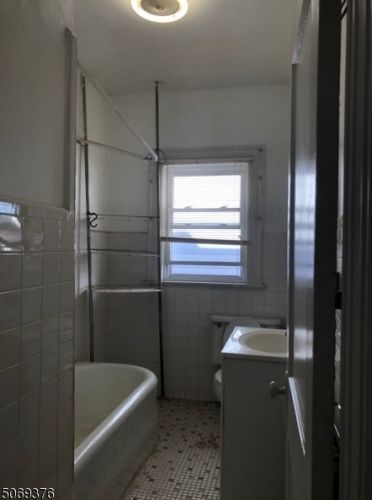 641 Belleville Ave, Belleville NJ 07109-3034 exterior