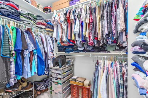 2029 Angela Dr, Phoenix AZ 85032-2351 exterior