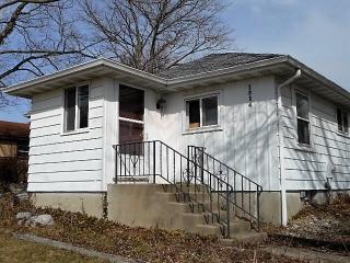 1514 Sunshine Dr, Fort Wayne, IN 46825-3251