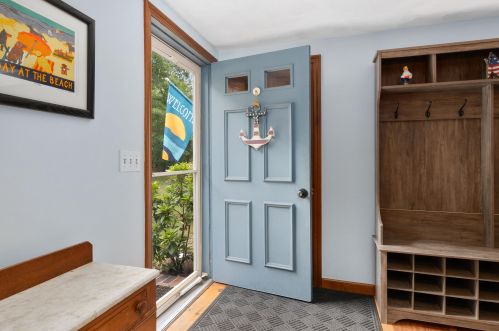 12 Old Post Rd, Harwich, MA 02645-1405