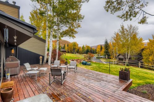 2539 Fairway Vlg Dr, Park City UT 84060-7023 exterior