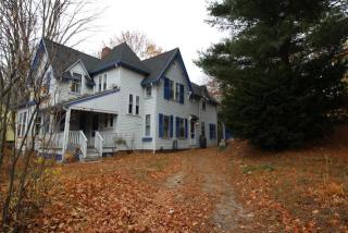 69 Lowell St, Reading, MA 01867-2112