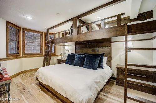 953 Park Ave, Park City UT 84060-5202 exterior