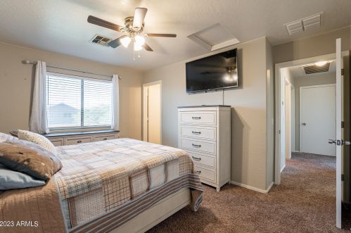 1818 63rd Dr, Phoenix AZ  85043-5748 exterior