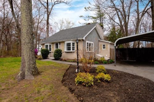 7 Elma Rd, North Reading, MA 01864-1250