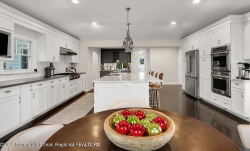 67 Rivers Edge Dr, Little Silver NJ  07739-1708 exterior