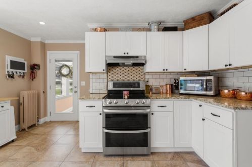 32 Pulaski St, Peabody MA 01960-1831 exterior