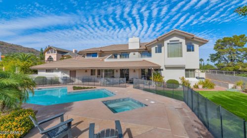 2347 Cinnabar Ave, Phoenix AZ  85028-3633 exterior