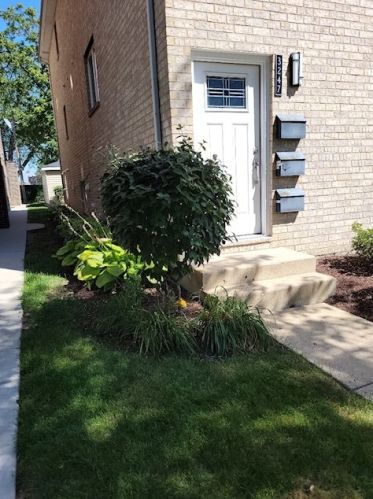 3247 Wisconsin Ave, Forest View, IL 60402-3076