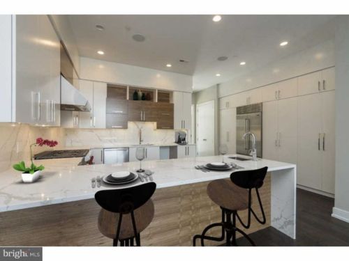 212 3rd St, Philadelphia, PA 19106-1113