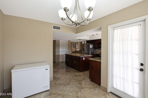 901 Beck Ln, Phoenix AZ  85022-3505 exterior