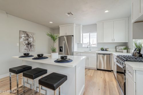 1626 Adams St, Phoenix AZ  85007-2606 exterior