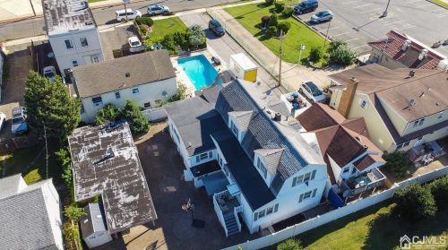 15 Louis St, Carteret NJ  07008-2105 exterior