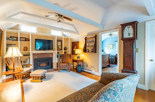 407 Old Harbor Rd, Chatham MA 02633-2375 exterior