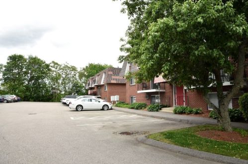 2 Apricot St, Worcester MA 01603-1557 exterior