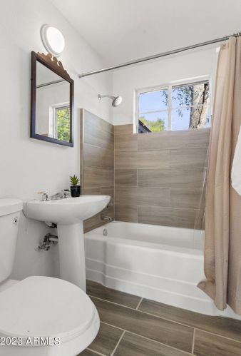 9411 3 Dr, Phoenix AZ 85021-2406 exterior