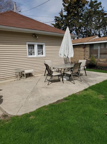 1822 Home Ave, Forest View IL 60402-1618 exterior