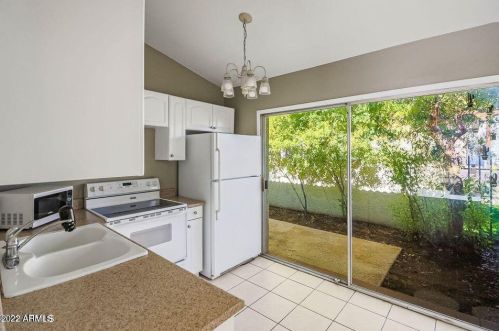 4924 Edgemont Ave, Phoenix AZ  85008-1621 exterior