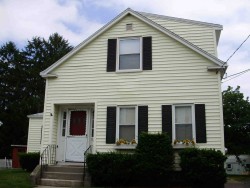 82 Los Angeles St, Newton, MA 02458-1019