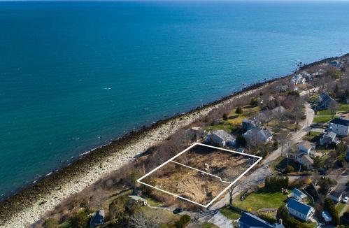 120 Bay Shr Dr, Plymouth MA 02360-2005 exterior