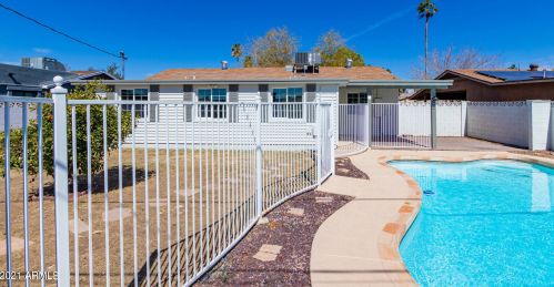 2337 Altadena Ave, Phoenix AZ 85028-1908 exterior